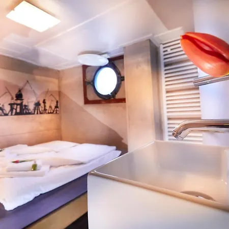 보트호텔 Segelschiff Loth Lorien 엑케른포르데
